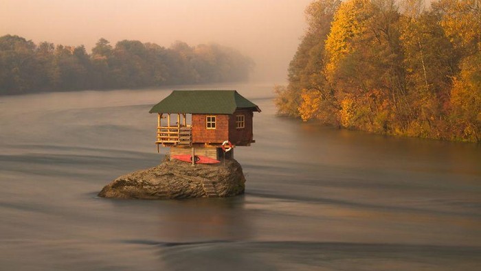 7 Rumah Paling Terpencil di Dunia, Cocok buat Introvert