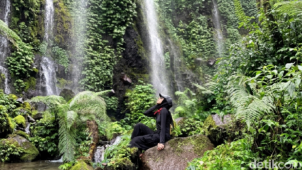 Air Terjun Lawean Blitar Panorama Air Terjun Lawean setinggi sekitar 50 meter menyuguhkan suasana tenang dengan tebing hijau dan aliran air yang menjadi daya tarik wisata hidden gem di Kabupaten Blitar.
