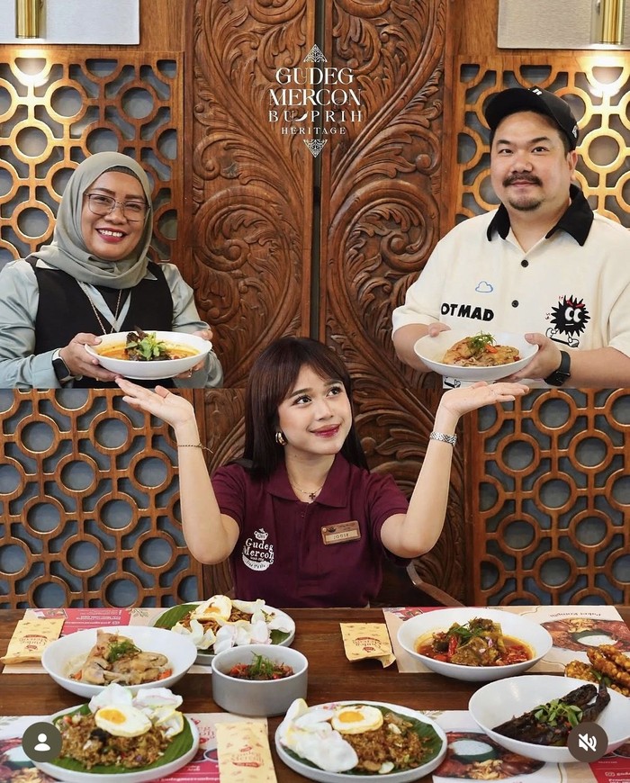 Brisia Jodie Kulineran Bareng Suami, Makan Tumpeng hingga Telur Gulung Brisia Jodie Kulineran Bareng Suami, Makan Tumpeng hingga Telur Gulung