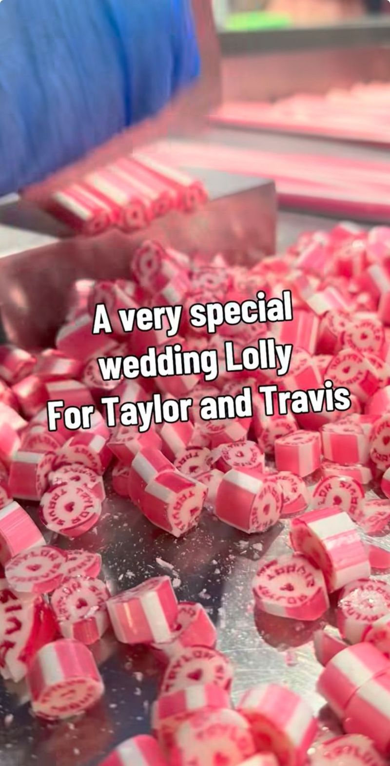 Heboh Pernikahan Taylor Swift, Toko Permen Ini Bikin Candy Cane Spesial!