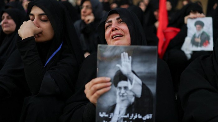 Iran Mulai Prosesi Pemakaman Khamenei, Ribuan Pelayat Padati Teheran