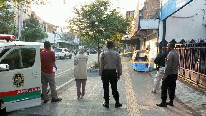 Kakek pengayuh becak ditemukan meninggal dunia di Jalan KH Ahmad Dahlan, Kemantren Ngampilan, Kota Jogja, Sabtu (4/7/2026).