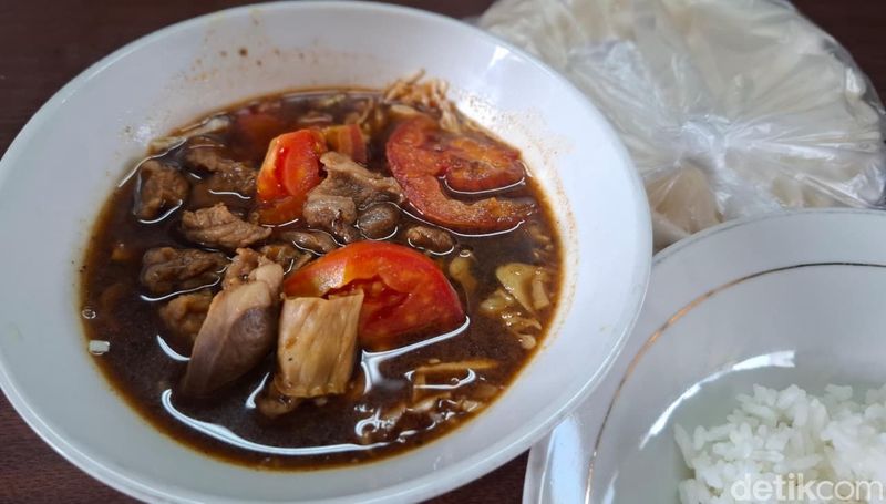 Kantin Grand Indonesia Kantin Karyawan Grand Indonesia West vs East, Mana yang Paling Enak?