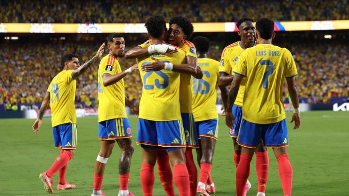 Soccer Football - FIFA World Cup 2026 - Round of 32 - Colombia v Ghana - Kansas City Stadium, Kansas City, Missouri, U.S. - July 3, 2026 Colombias Luis Suarez and Johan Mojica celebrate their first goal, scored by Jhon Arias REUTERS/Siphiwe Sibeko