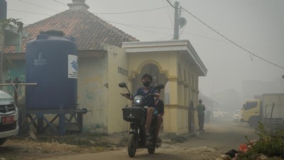 Polusi Asap TPA Jatiwaringin Ancam Kesehatan Warga