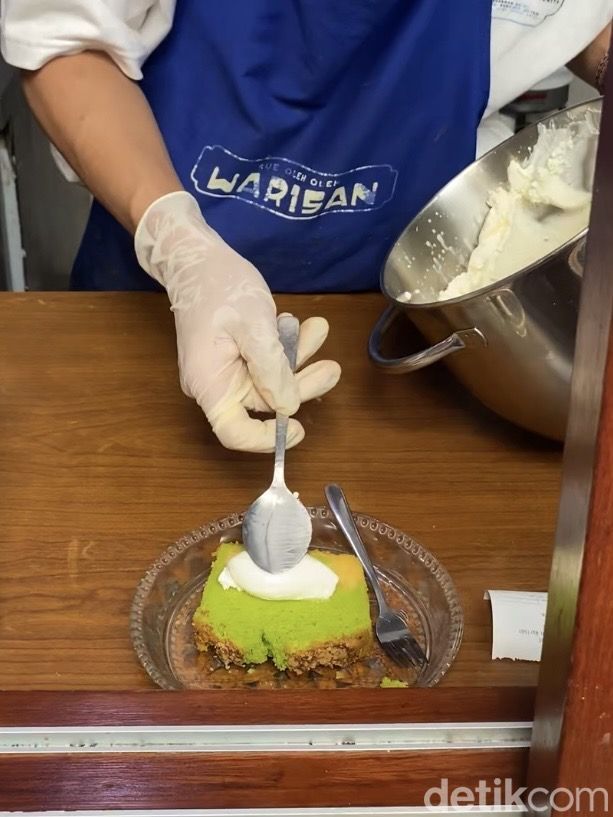 Cicip kue marmer kekinian dari Kue Oleh-oleh Warisan