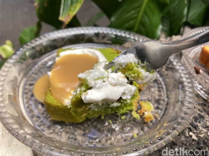 Kue Oleh-oleh Warisan Cicip kue marmer kekinian dari Kue Oleh-oleh Warisan