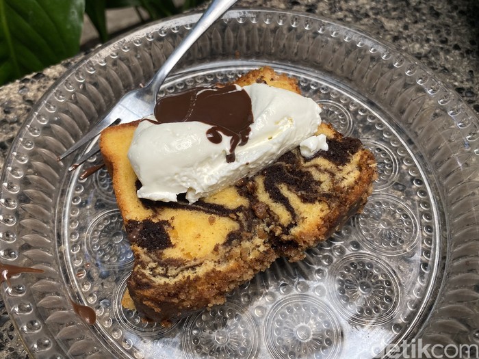 Kue Oleh-oleh Warisan Cicip kue marmer kekinian dari Kue Oleh-oleh Warisan