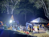 Listrik di Pantai Singkawang Padam, Pengunjung Andalkan Emergency Lamp