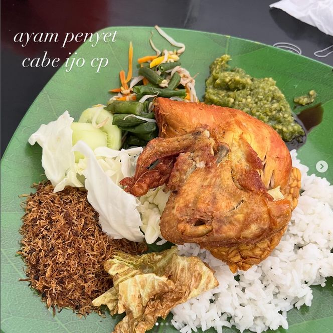 Makanan Andalan Karyawan di Kantin Central Park Makanan Andalan Karyawan di Kantin Central Park