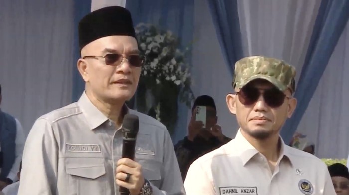 Ketua Komisi VIII DPR RI, Marwan Dasopang, saat pembukaan Rapat Kerja Nasional Evaluasi Penyelenggaraan Ibadah Haji 1447 H/2026 M di Lapangan Makodau I, Pondok Gede, Jakarta Timur, Sabtu (4/7/2026).