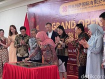 Pabrik Kaleng Substitusi Impor Pertama di Jatim Diresmikan Khofifah
