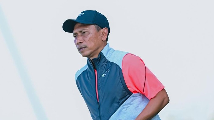 Pelatih baru PSIS, Widodo C Putro saat memimpin seleksi pemain muda.