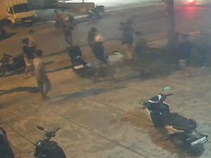 Detik-detik Pemuda Tikam Anggota TNI AD dan Satu Pria di Depan THM Mamuju