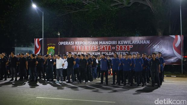 Polda Metro Jaya menggelar apel Operasi Berantas Jaya 2026.
