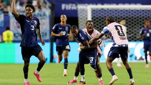 Soccer Football - FIFA World Cup 2026 - Round of 32 - Argentina v Cape Verde - Miami Stadium, Miami Gardens, Florida, U.S. - July 3, 2026 Cape Verdes Sidny Lopes Cabral celebrates scoring their second goal with teammates REUTERS/Amanda Perobelli