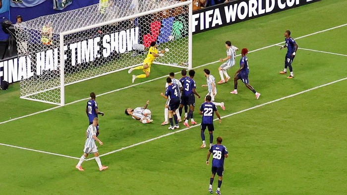 Soccer Football - FIFA World Cup 2026 - Round of 32 - Argentina v Cape Verde - Miami Stadium, Miami Gardens, Florida, U.S. - July 3, 2026 Argentinas Cristian Romero scores their third goal REUTERS/Marco Bello     TPX IMAGES OF THE DAY