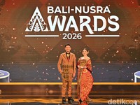 Busana Karya Inggi Kendran Jadi Pusat Perhatian di detikBali-Nusra Awards 2026