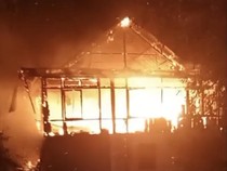 Rumah Warga di Soppeng Terbakar Diduga Akibat Puntung Rokoknya Sendiri