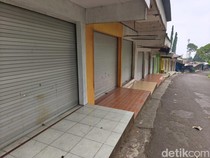 Sepinya Grojogan Sewu Bikin Banyak Kios Tutup