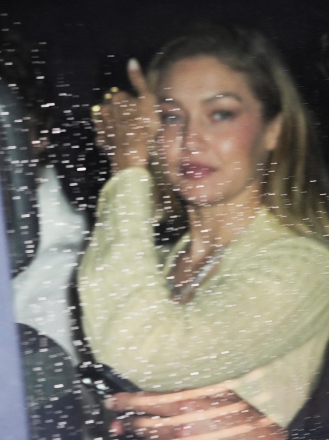 Foto: Gigi Hadid Hingga Jessica Alba di Pernikahan Taylor Swift-Travis Kelce