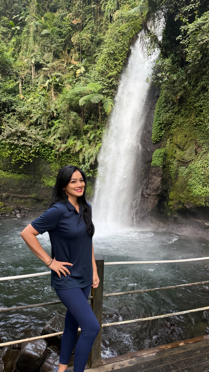 Titi Kamal Liburan ke Sukabumi