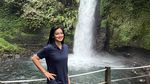Cantiknya Titi Kamal Liburan di Sukabumi, Segar Berlatar Curug Sawer