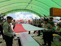 Tembakan Salvo Iringi Pemakaman Aiptu Anumerta Yudhi, Tangis Keluarga Pecah