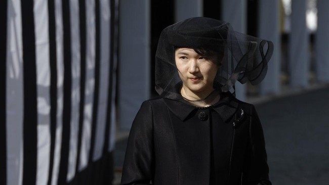 Putri Aiko merupakan anak tunggal dari Kaisar Naruhito dan Permaisuri Masako yang tidak bisa meneruskan posisi ayahnya karena aturan.  Foto: Anadolu via Getty Images/Anadolu