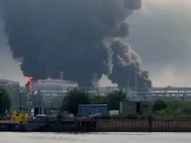 Video Drone Ukraina Serang Kilang Minyak di Moskow, Asap Tebal Membubung