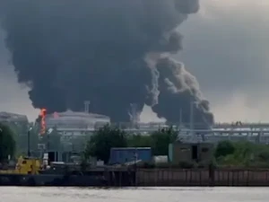 Video Drone Ukraina Serang Kilang Minyak di Moskow, Asap Tebal Membubung