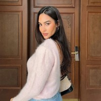 Imane Khallad merupakan influencer, blogger, sekaligus pecinta fashion asal Maroko. Meski berstatus sebagai istri salah satu pesepakbola terbesar negaranya, ia memilih menjalani kehidupan yang jauh dari sorotan media. Foto: Dok. Instagram Imane Khallad