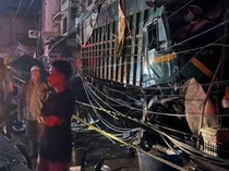 Truk di Labusel Tabrak Belasan Warga gegara Rem Blong, 2 Tewas-13 Luka-luka