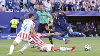 Paraguay Main 'Kotor', tapi Bebas Kartu