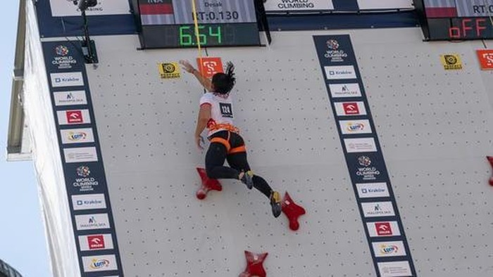 Tim nasional panjat tebing Indonesia mengawali World Climbing Series Krakow 2026 dengan hasil membanggakan. Merah Putih mengoleksi satu medali emas, satu perak, dan satu perunggu dari nomor speed perorangan serta speed relay campuran di Krakow, Polan