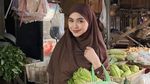 Ria Ricis Hobi Berbagi, dari Traktir Jajan hingga Borong Pedagang Makanan!