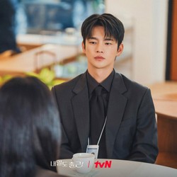 Mantan Istri Seo In Guk Guncang Park Ji Hyun di See You At Work Tomorrow!