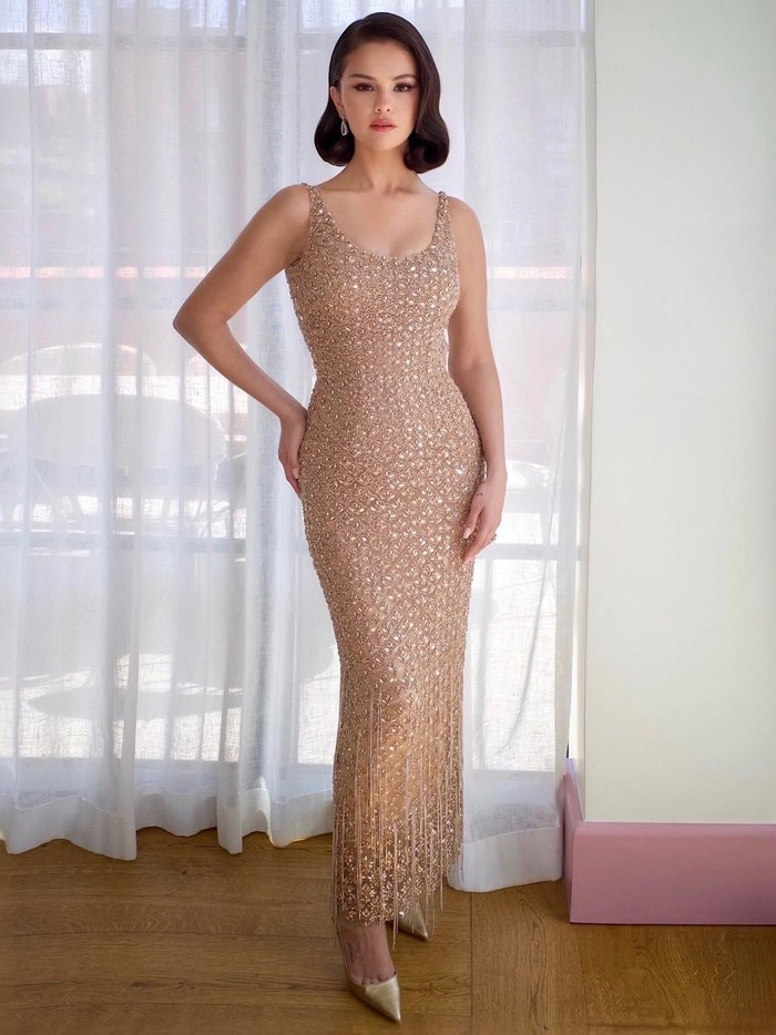 Penampilan Selena Gomez bergaun Oscar de la Renta saat menghadiri pernikahan Taylor Swift dan Travis Kelce di Madison Square Garden, New York, pada Jumat (3/7/2026). Foto ini diunggah stylist Renato Campora.