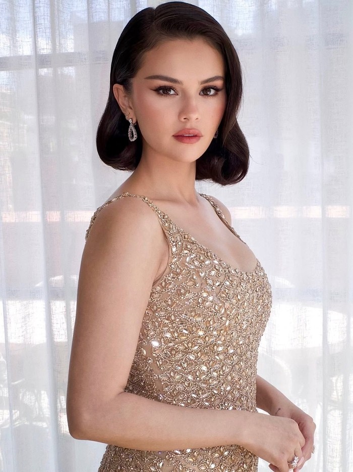 Penampilan Selena Gomez bergaun Oscar de la Renta saat menghadiri pernikahan Taylor Swift dan Travis Kelce di Madison Square Garden, New York, pada Jumat (3/7/2026). Foto ini diunggah stylist Renato Campora.