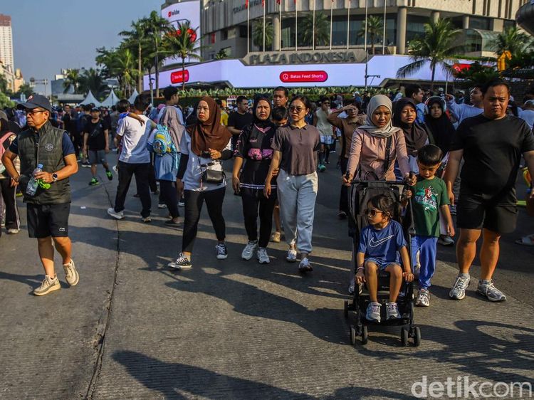 Semangat Warga Berolahraga di CFD Bundaran HI, Sambut Jakarta Menuju 5 Abad
