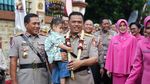 Momen Hangat Sertijab Kakorlantas, Irjen Agus Dijemput 2 Cucu