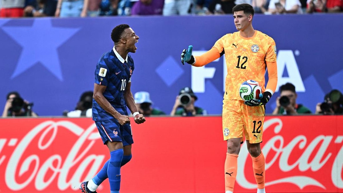SOCCER-WORLDCUP-PRY-FRA/ SOCCER-WORLDCUP-PRY-FRA/