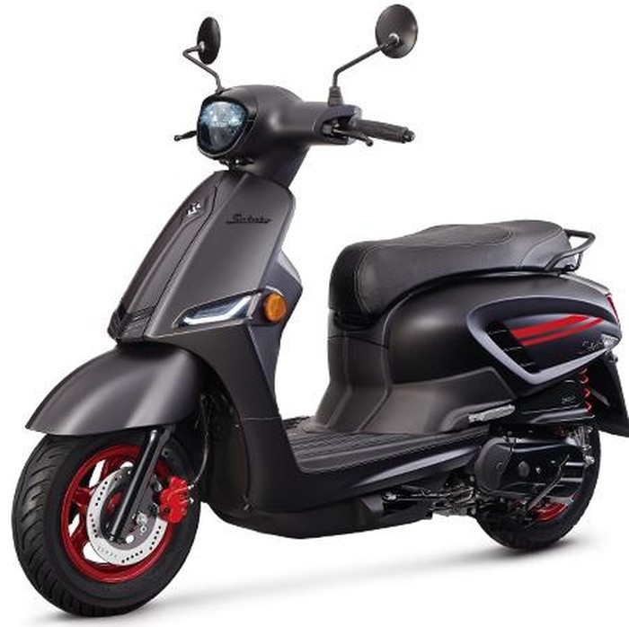 Suzuki Saluto