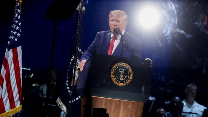 U.S. President Donald Trump speaks at a Fourth of July rally, marking the 250th anniversary of U.S. independence, on the National Mall in Washington, D.C., U.S., July 4, 2026.  REUTERS/Jonathan Ernst