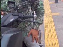 Gaya-gayaan Pemotor Jajah Trotoar Depok Ngaku Tentara padahal Bukan