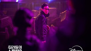 Di A Shop for Killers 2, Bale akan lebih brutal. Amarah dan keinginan buat balas dendam udah menggebu-gebu. (Foto: dok. Disney+)