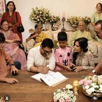 Gaya Sederhana Aamir Khan Menikah di Usia 61 Tahun, Pakai Kaos Putih