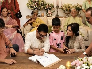 Gaya Sederhana Aamir Khan Menikah di Usia 61 Tahun, Pakai Kaos Putih