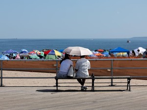 AS Terpanggang! Rekor Suhu Tembus 43 Derajat Celsius