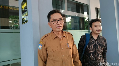 Eks Kepala Dispar NTB, Jamaluddin Malady usai menjalani pemeriksaan di Bidang Pidana Khusus (Pidsus) Kejati NTB, Senin (6/7/2026). (Foto : Abdurrasyid Efendi/detikBali).